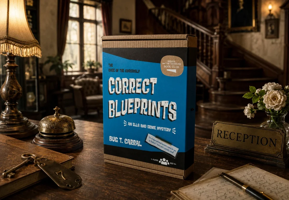 Das Spiel „The Case of the Curiously Correct Blueprints“ steht in einer alten Pension auf dem Tresen.